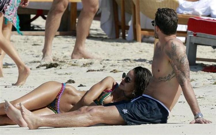 Kevin Trapp ve sevgilisi Izabel Goulart kış tatilinde
