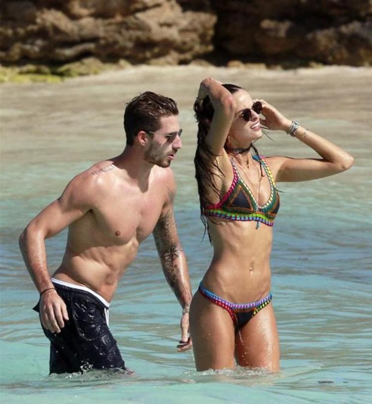 Kevin Trapp ve sevgilisi Izabel Goulart kış tatilinde