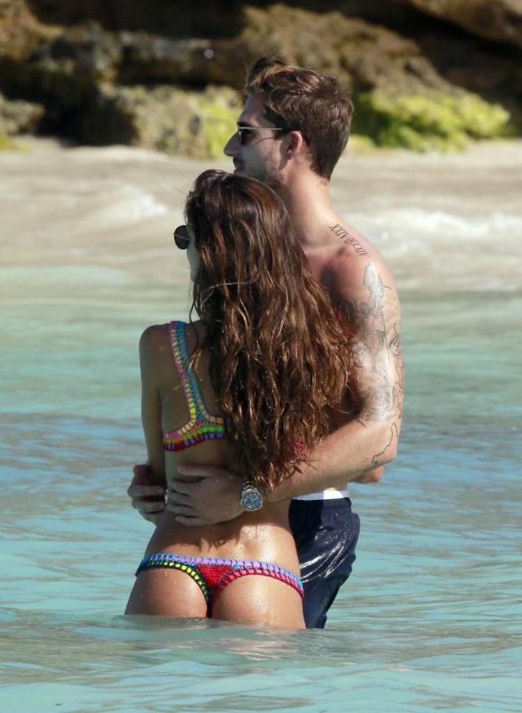 Kevin Trapp ve sevgilisi Izabel Goulart kış tatilinde