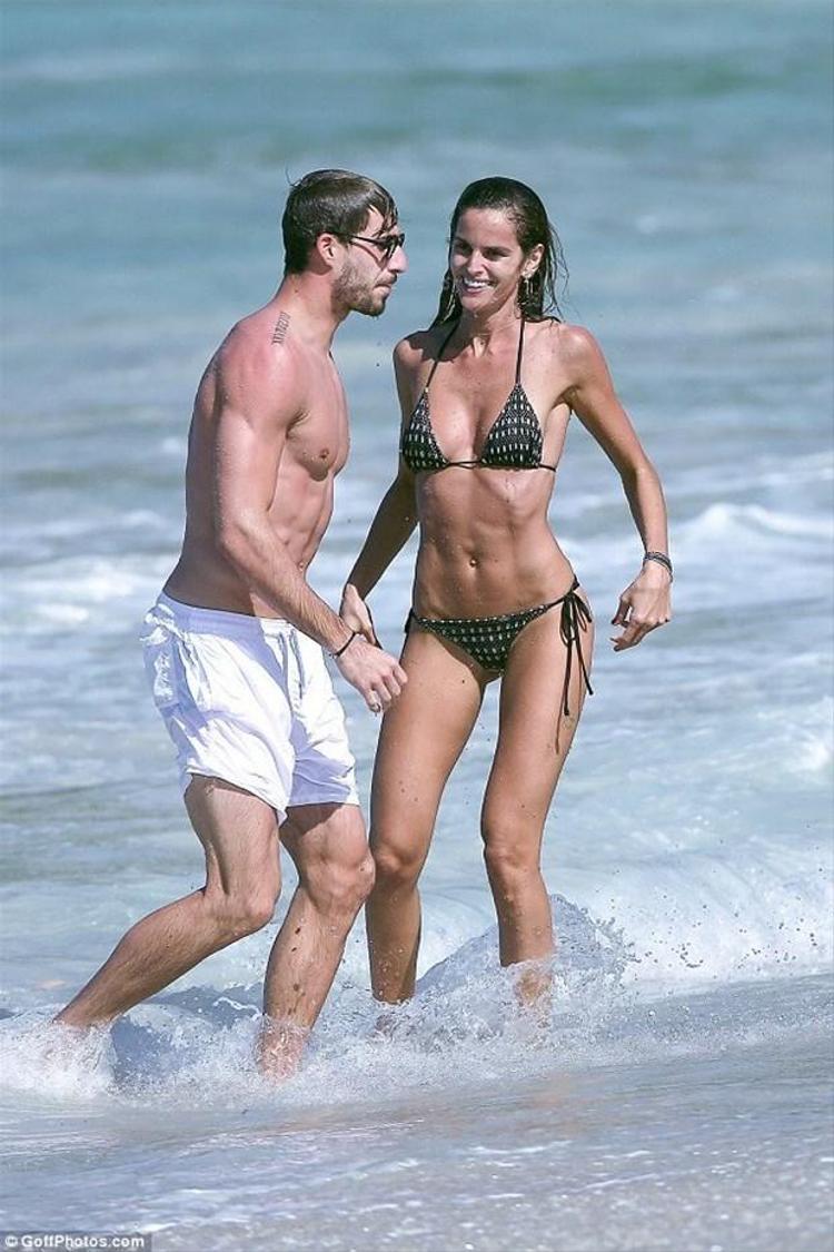 Kevin Trapp ve sevgilisi Izabel Goulart kış tatilinde