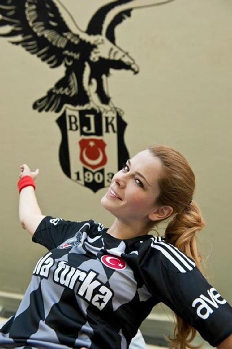 Beşiktaşlı ve Fenerbahçeli ünlüler