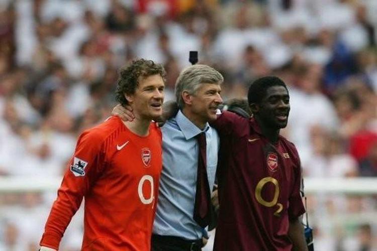 Ligi kazanmaya çalışıyoruz ve denemeye aldığımız bir adam en iyi 2 futbolcumuzu safdışı bıraktı diye düşünmeye başlamıştık. Neyse, Wenger tekrarladı Kaymak yok.