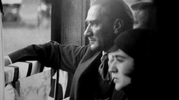 Mustafa Kemal Atatürk’ün en yakınındaki isimlerden Hacı Tevfik’in torunu, kütüphanecisi ve özel kalemi Nuri Bey’in oğlu Mustafa Kemal Ulusudan Atatürke ait önemli anektodları Abbas Güçlü ile Genç Bakış programında anlattı.