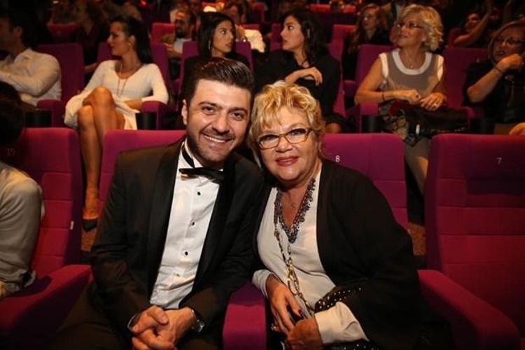 Git Başımdan Filmi Gala