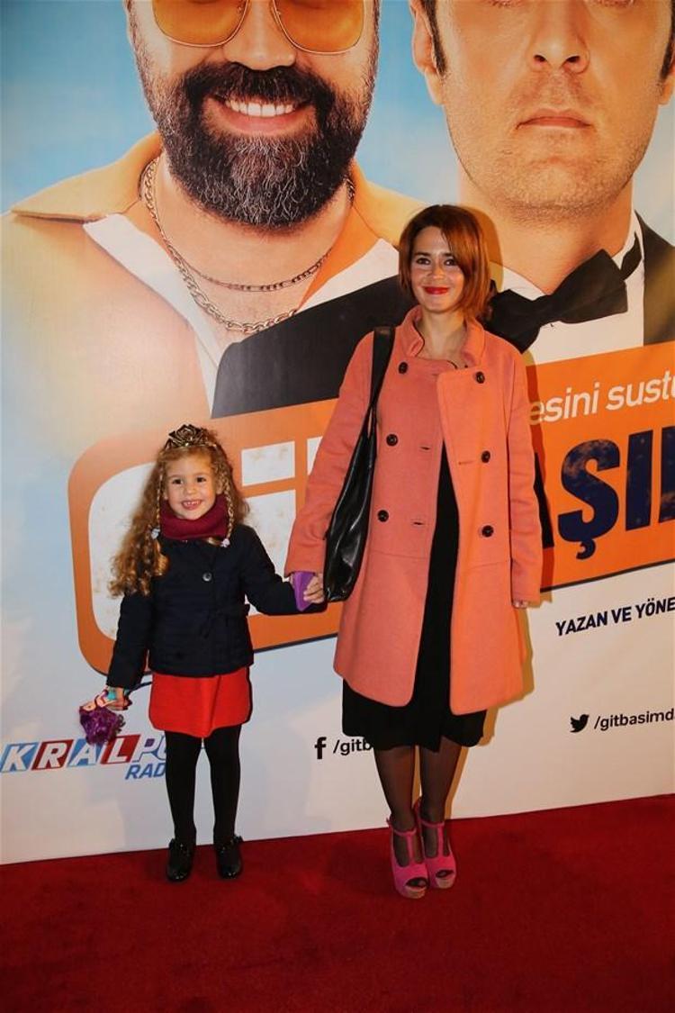 Git Başımdan Filmi Gala
