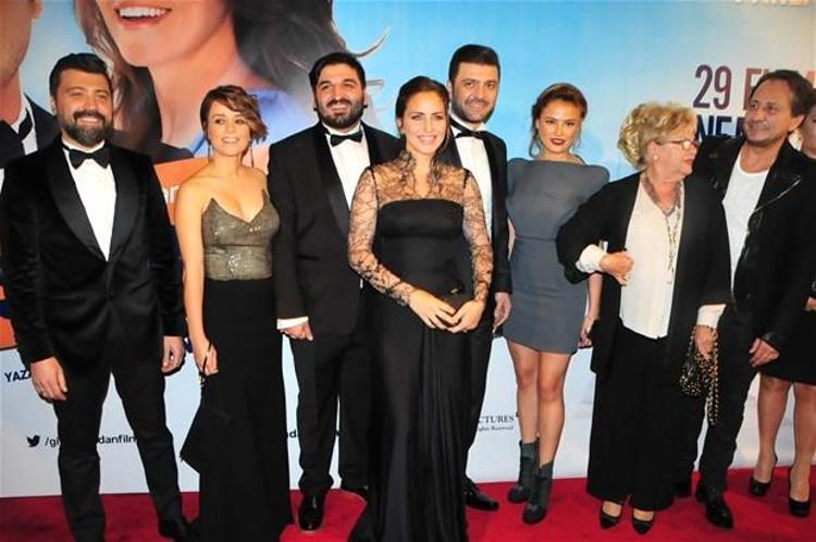 Git Başımdan Filmi Gala