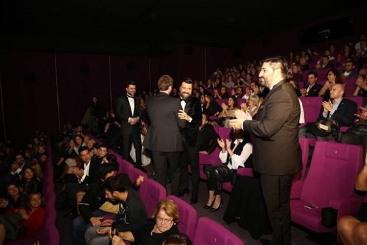 Git Başımdan Filmi Gala