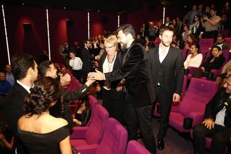 Git Başımdan Filmi Gala