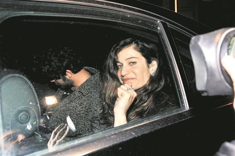 Berrak Tüzünataç - Özge Özpirinçci