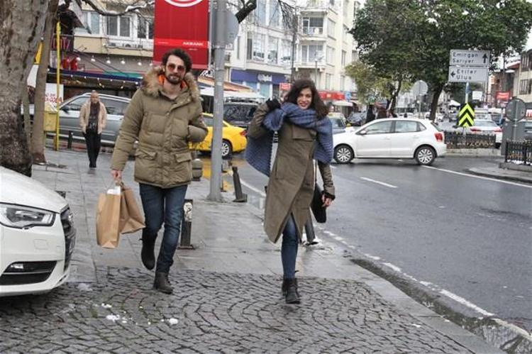 Berrak Tüzünataç - Özge Özpirinçci