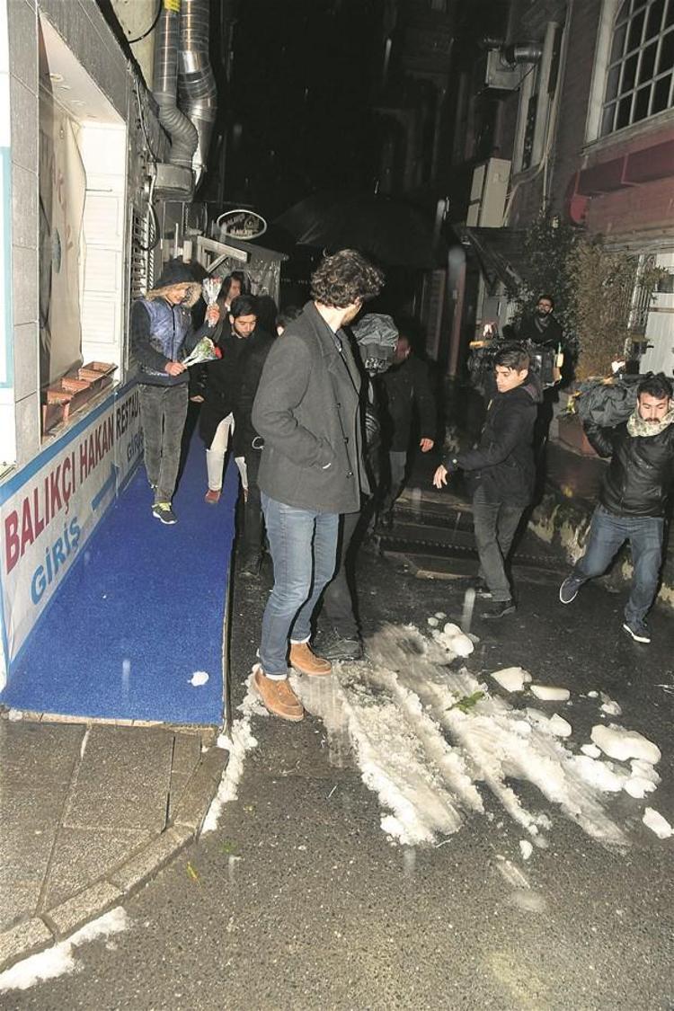 Berrak Tüzünataç - Özge Özpirinçci