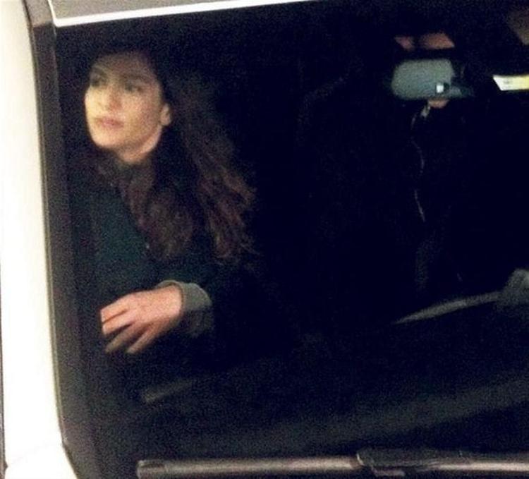 Berrak Tüzünataç - Özge Özpirinçci