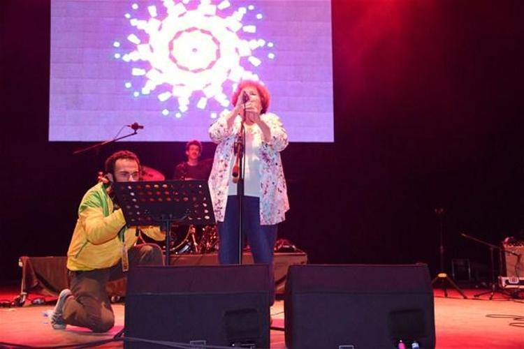 Frodonun Selda Bağcan hayranlığı