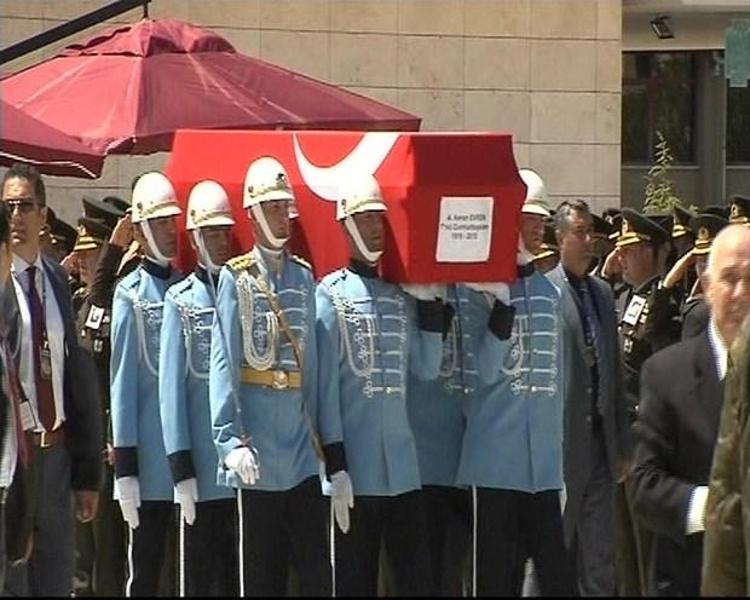 Kenan Evrenin cenaze töreni