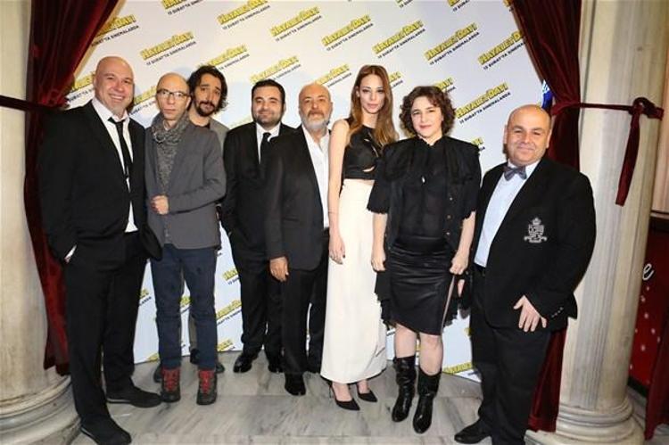 Beren Saatten şok frikik