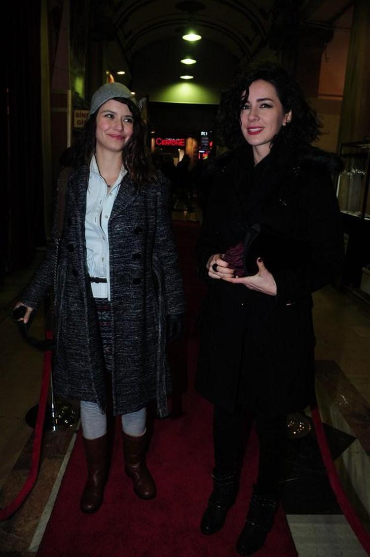Beren Saatten şok frikik