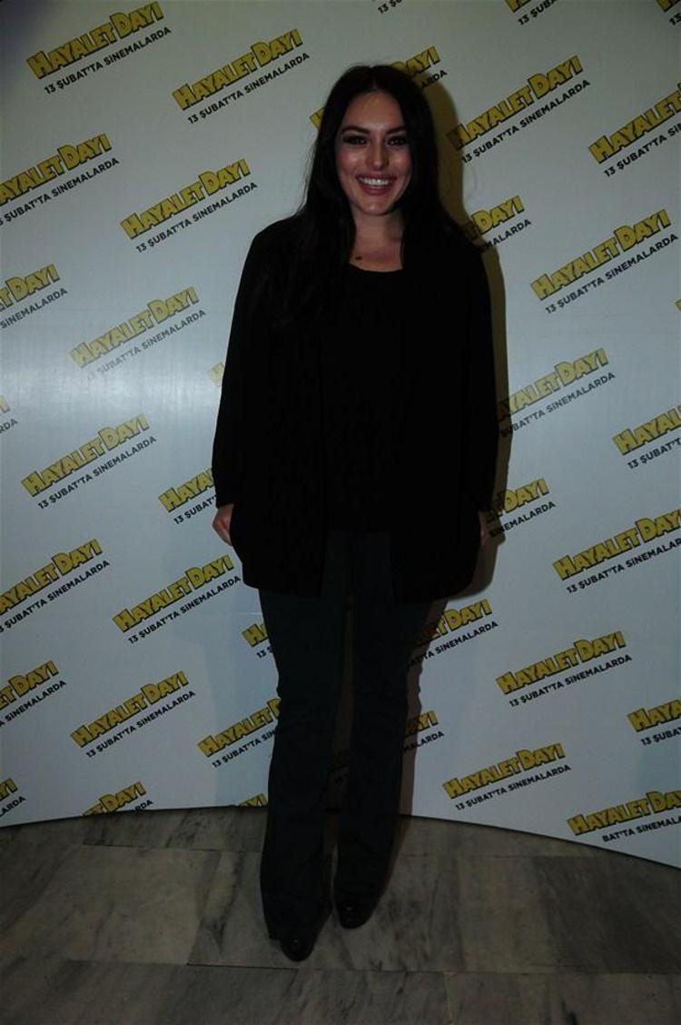Beren Saatten şok frikik