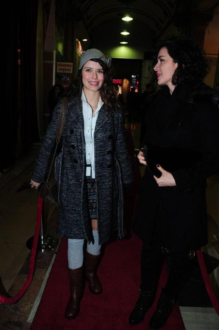 Beren Saatten şok frikik