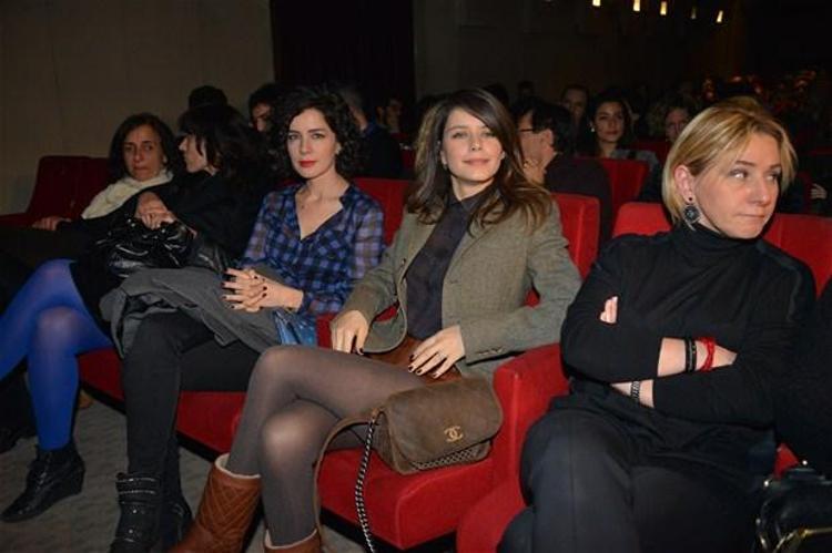 Beren Saatten şok frikik