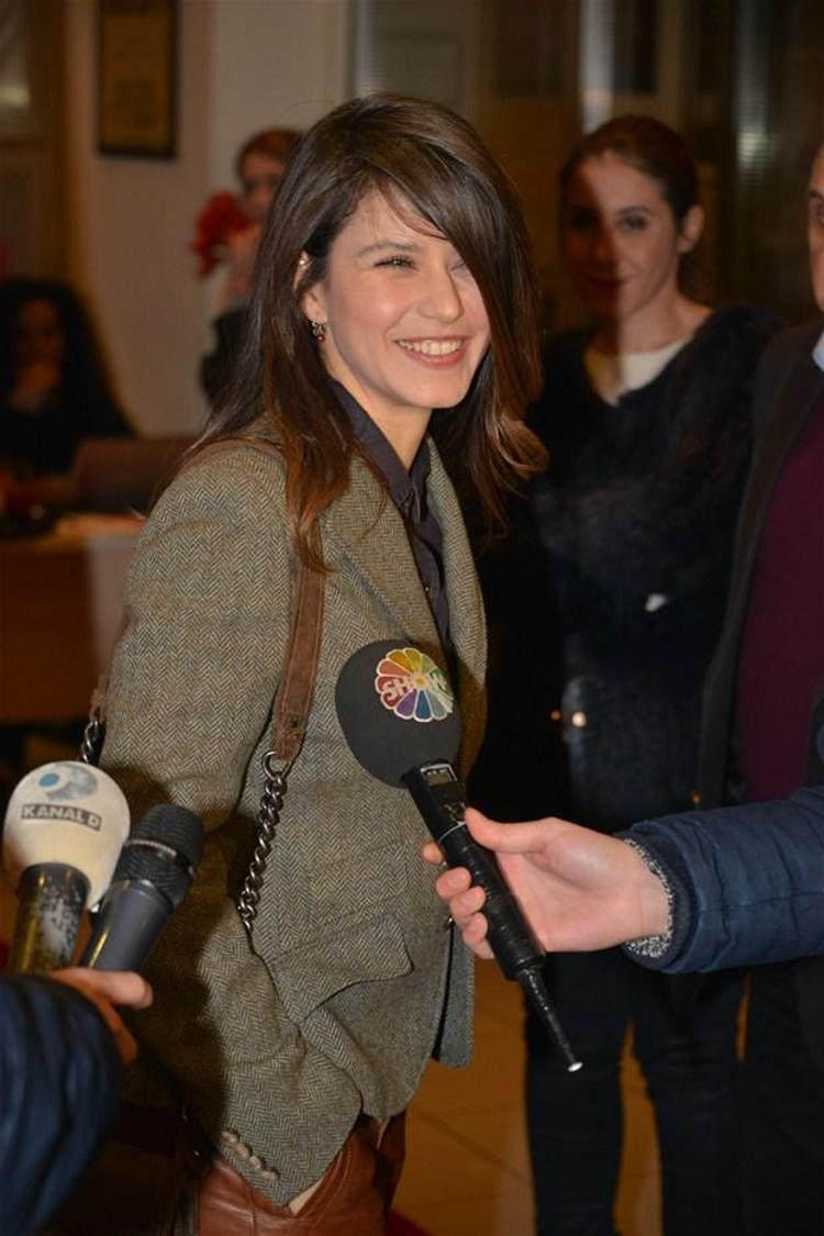 Beren Saatten şok frikik