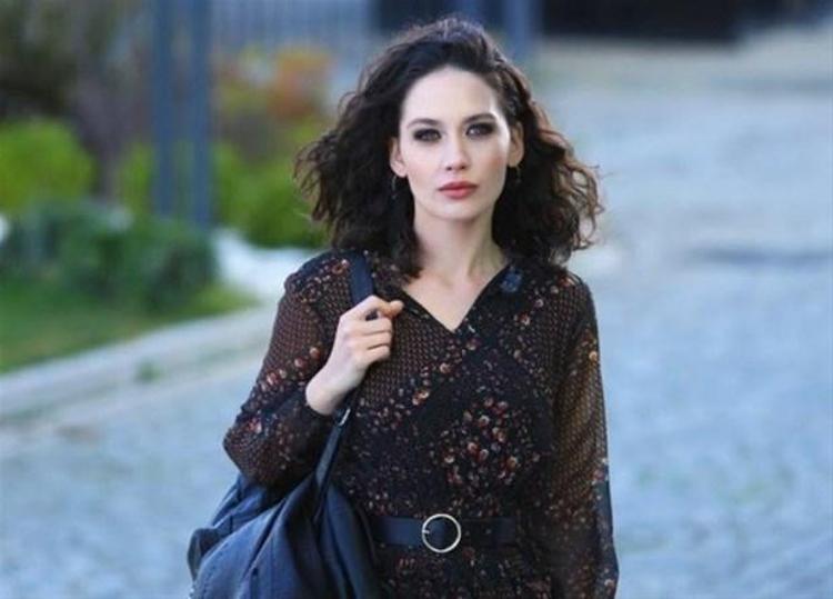 Ünlülerin estetiksiz hali