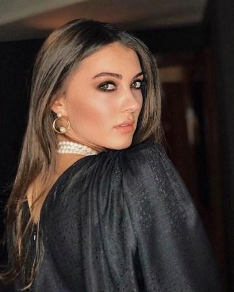 Ünlülerin estetiksiz hali