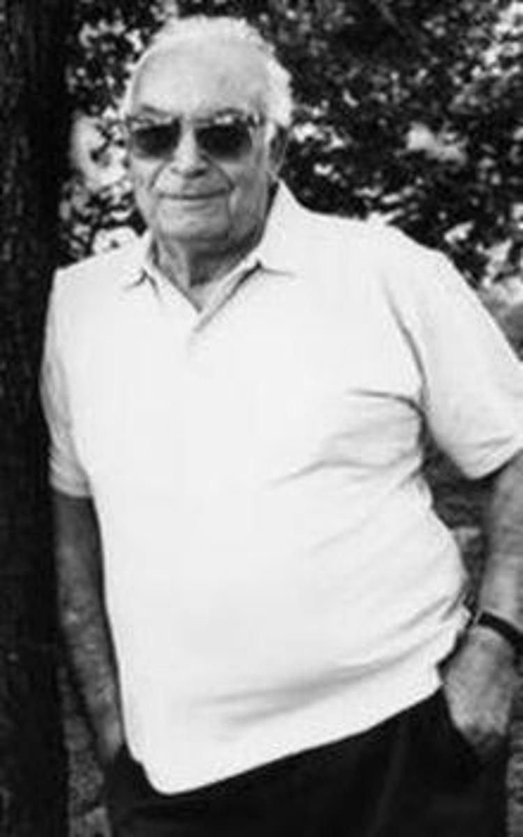 Yaşar Kemal kimdir