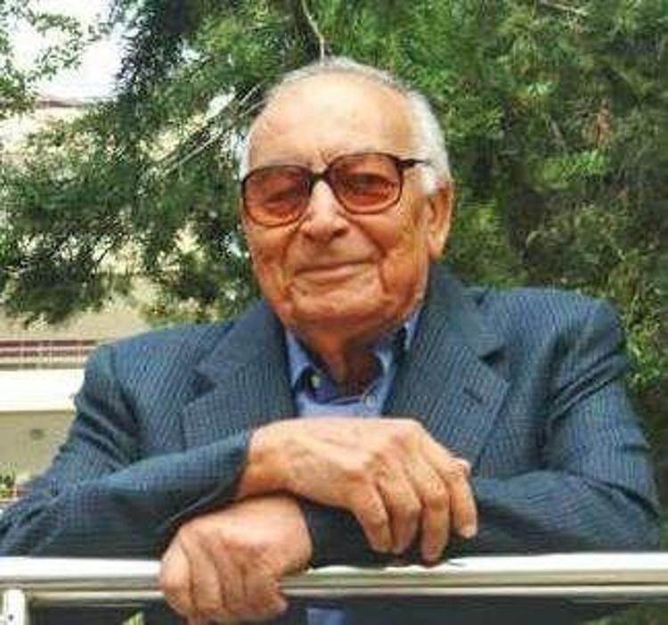 Yaşar Kemal kimdir