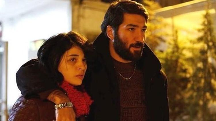 Berkay Ateş, Alican Yüsesoyun yayınında samimi açıklamalarda bulundu. Ateş, 19 yaşındayken Tarkan konserlerinde koruma olarak görev yaptığını açıkladı.