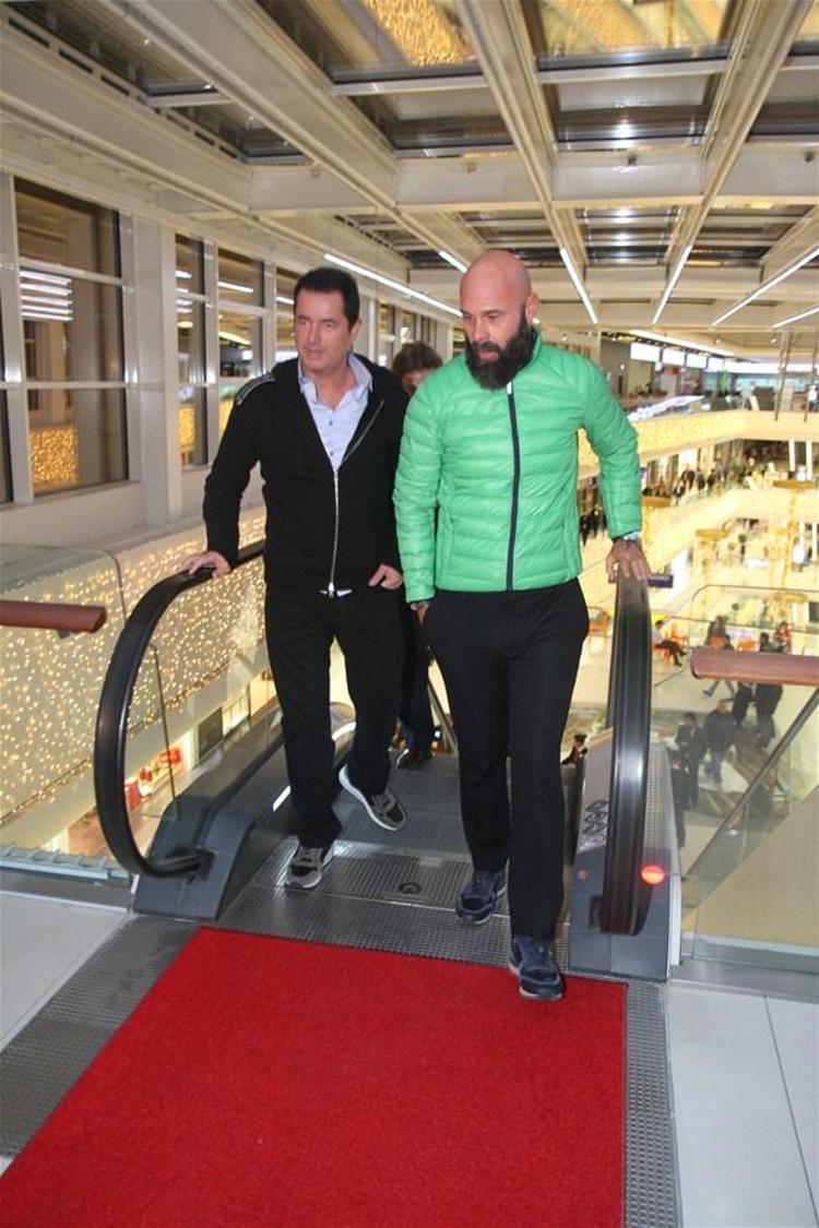 Mucize Filmi Galasında gergin anlar