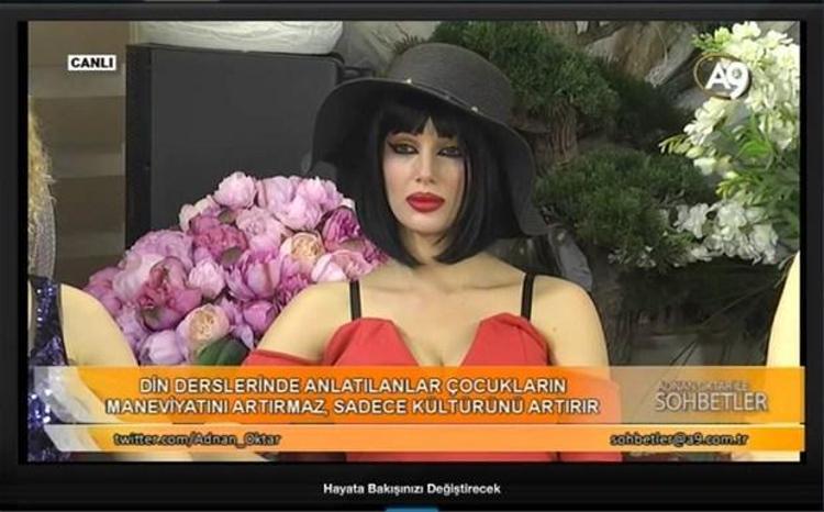 Adnan Oktarın kediciği Beril Koncagül
