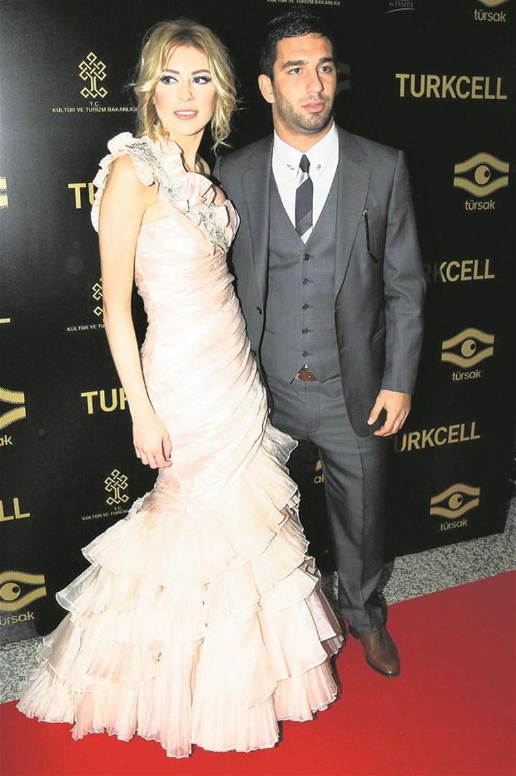 Sinem Kobal-Arda Turan