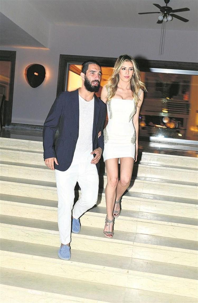 Sinem Kobal-Arda Turan