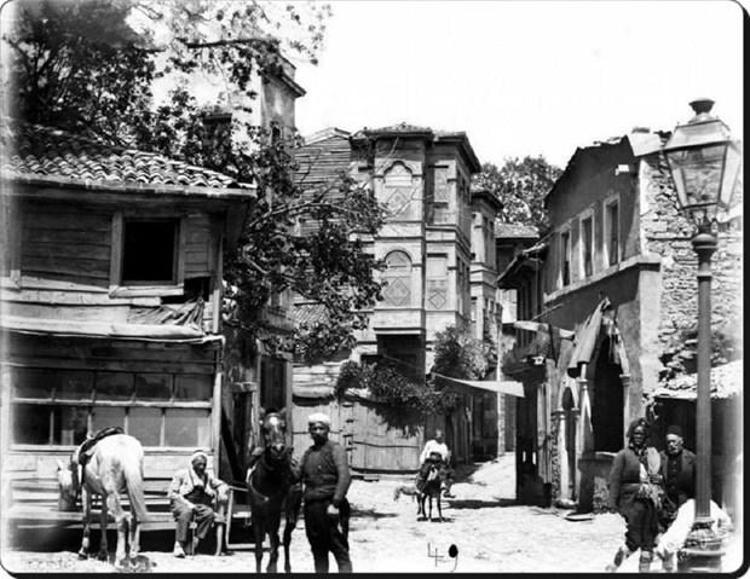 Twitterde paylaşımlarıyla büyük ilgi gören İstanlook sayfası bu sefer de İstanbulun deyimleri isimli fotoğrafları paylaştı.