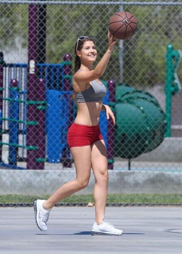 Amanda Cerny