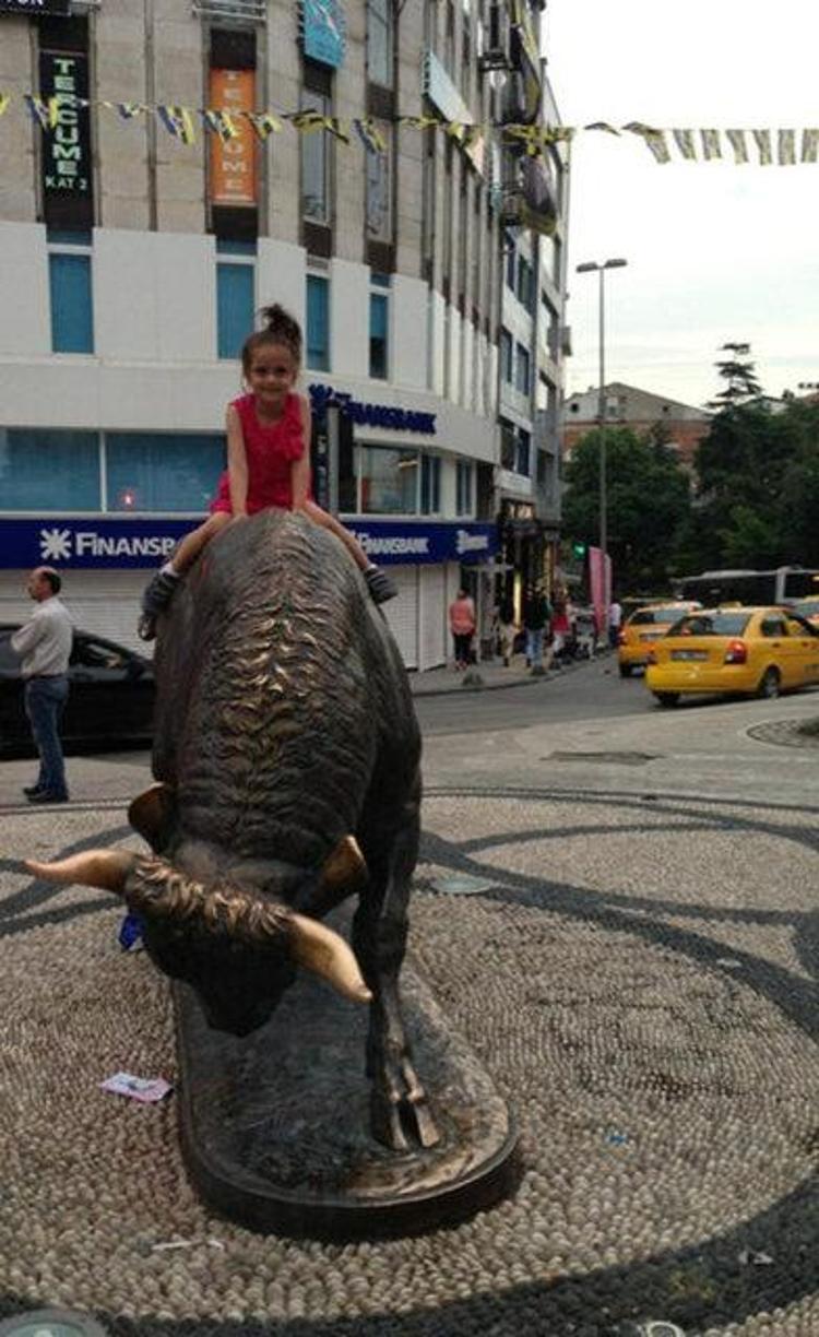 Kadıköydeki boğa heykeli 150 yaşında