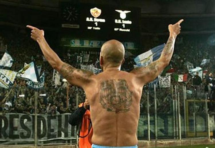 Futbolcu dövmeleri