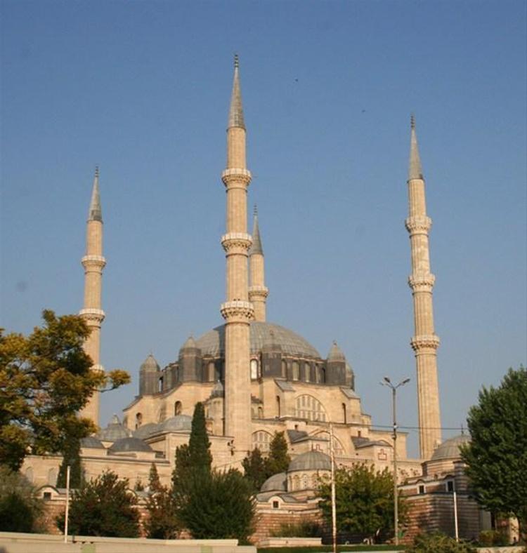 Selimiye Camiindeki ters lalenin sırrı