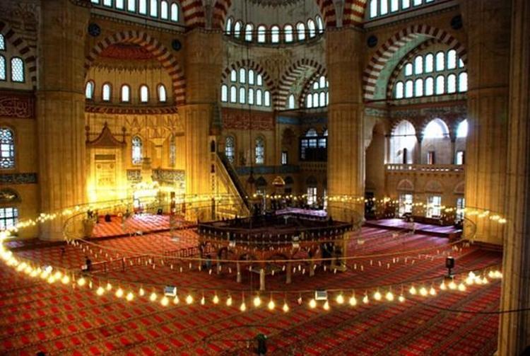 Selimiye Camiindeki ters lalenin sırrı