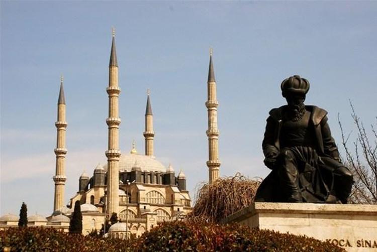 Selimiye Camiindeki ters lalenin sırrı
