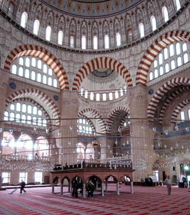 Selimiye Camiindeki ters lalenin sırrı