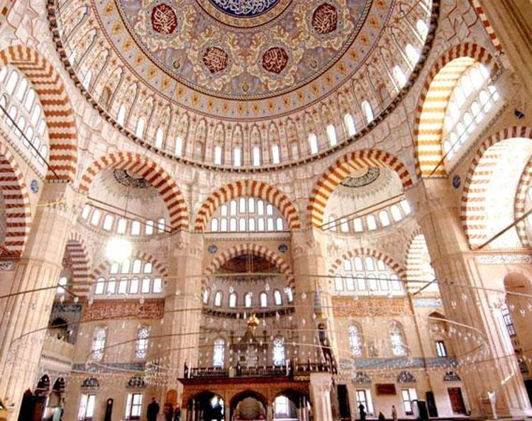 Selimiye Camiindeki ters lalenin sırrı