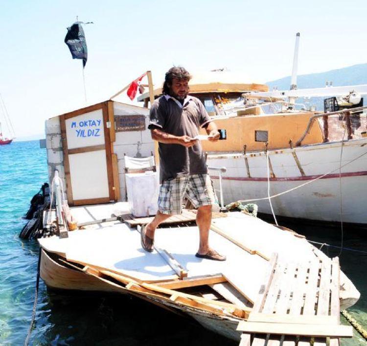 Mavi bayraklı koyda heyecanlandıran bayrak