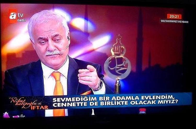 Televizyonda yaşanmış komik olaylar