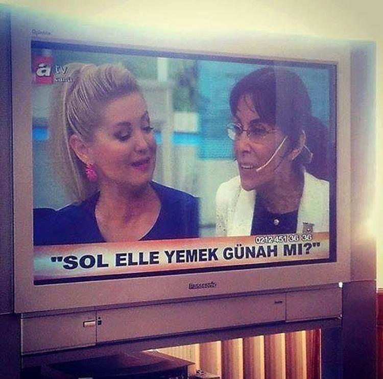 Televizyonda yaşanmış komik olaylar