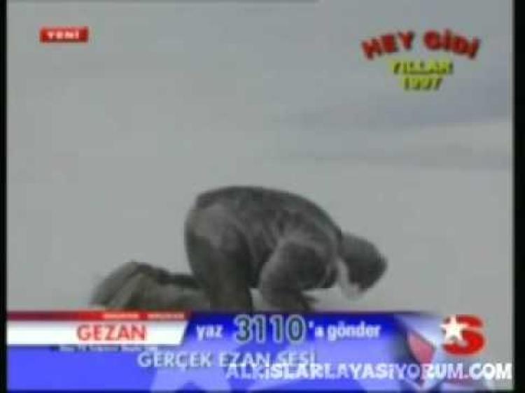 Saadettin Teksoy’un kutuplarda kıbleyi arayıp, namaz kılması