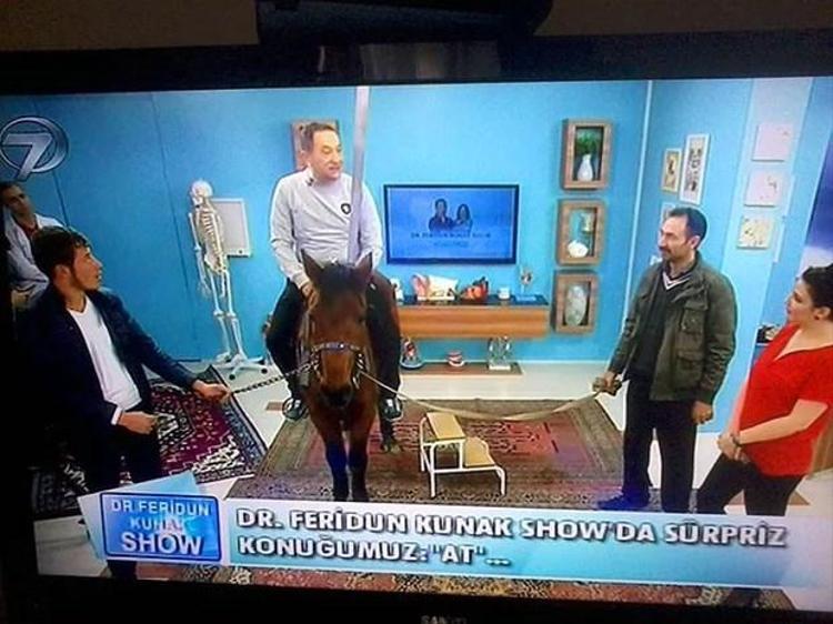 Televizyonda yaşanmış komik olaylar