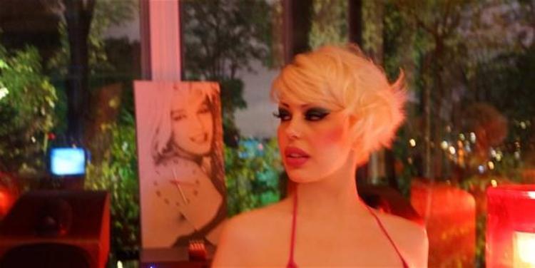 Adnan Oktar´ın kediciği Damla Pamir