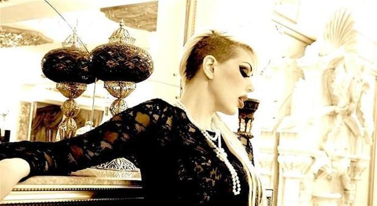 Adnan Oktar´ın kediciği Damla Pamir