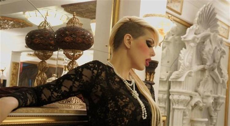 Adnan Oktar´ın kediciği Damla Pamir
